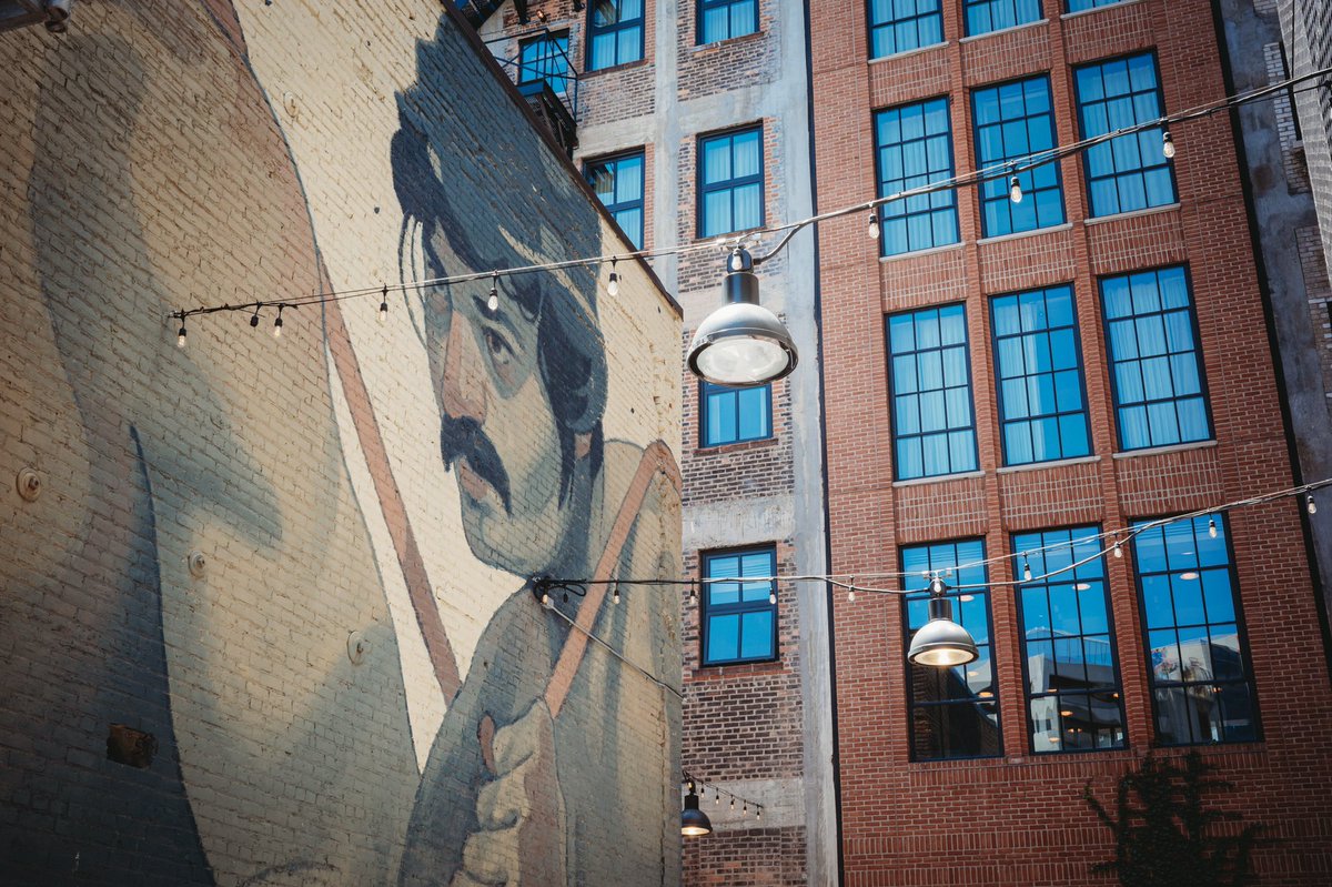 Saturday Afternoon in Detroit 

📍- Downtown- Detroit, MI

📅 - June 18th, 2022