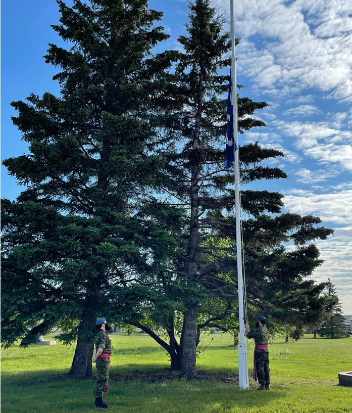 OperationsArc's tweet photo. Les escadres de toutes les #OperationsARC ont tenu activités, levers du drapeau et cérémonies pour la #JournéeNationaleDesAutochtones commémorant le patrimoine unique, les diverses cultures et les grandes contributions des Premières Nations, des Inuit et des Métis. @ARC_RCAF https://t.co/T5VCanoavh
