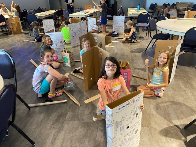 FowlersclassSES's tweet photo. Having a blast @CampInvention @StaffordMuseum in Weatherford!!!!! Thank you @ps_clinton!!!!! #cpsreds https://t.co/F5yV4gRtvM
