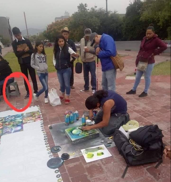 EmiliaMEMES's tweet photo. Algo no me cierra en esta foto https://t.co/0mqMlQ6gR3