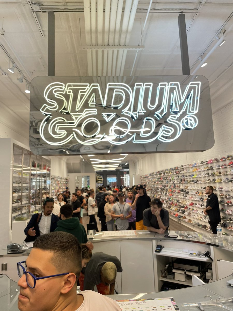 We are out here today @ #NFTNYC22 #GangGang #MintintNow    ngg-cats-mint.vercel.app