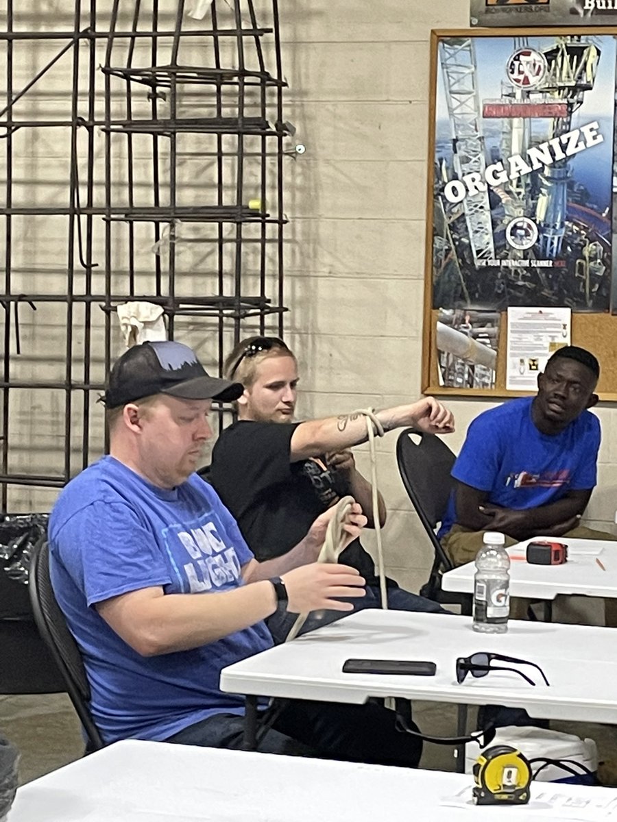 Learning about Knots, Bends and Hitches with Ron #IW700 <a href="/tomorrowstrades/">Tomorrow's Trades</a> <a href="/TheIronworkers/">Iron Workers Union</a> #WindsorEssex <a href="/WorkforceWE/">Workforce WindsorEssex</a>