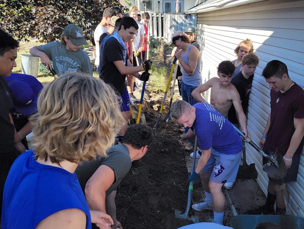 Once again the THS football team steps up to help a member of our community in need. 

They did not hesitate when the call came in to assist with cleaning up a fence that was blown down by the recent winds.