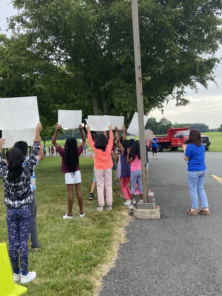 MRS_Eagles's tweet photo. What a magical end to the school year!  Our 1st ever 5th Grade Gratitude Clap Out!  This 5th grade class holds a very special place in our hearts!  Your future is so bright! #WWPRSD  #MRSSoars https://t.co/B5PYdy9JLl