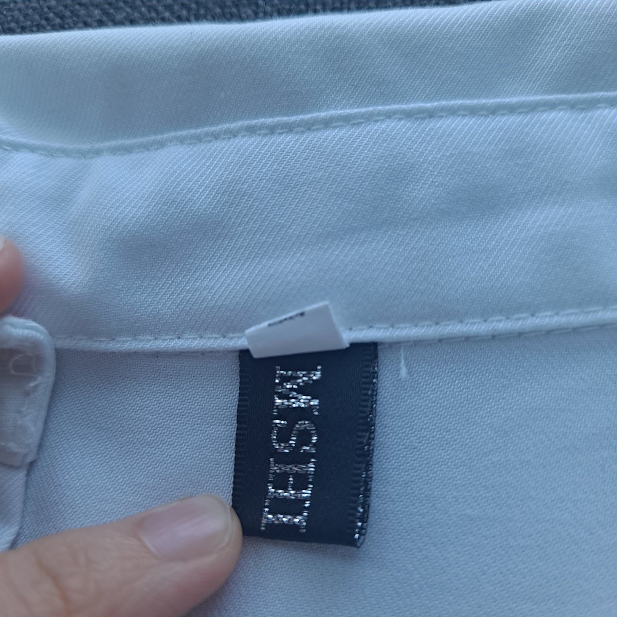 Hi_w_w's tweet photo. ส่งต่อเสื้อผ้ามือสอง 
สูทชิ้นละ 350 บาท
เสื้อสีขาว 100 บาท

#ส่งต่อ #ส่งต่อเสื้อผ้ามือสอง #ส่งต่อเสื้อผ้า #เสื้อผ้ามือสอง #ส่งต่อเสื้อผ้ามือสองราคาถูก #ส่งต่อเ���ื้อผ้ามือ2 #เสื้อผ้ามือ2 #ส่งต่อ  #เสื้อผ้ามือสองราคาถูก https://t.co/1HRXJJBlgV