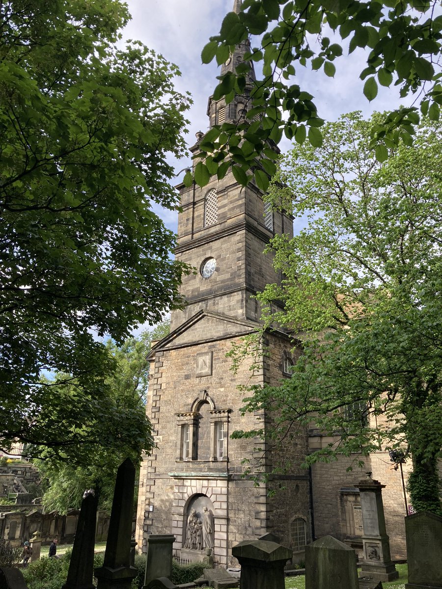 LizzieHelenMay's tweet photo. #TombTuesday St Cuthbert’s burial ground Edinburgh is now a peaceful spot but in 1803 a watchtower was added to the walls to guard against #resurrectionmen ie grave robbers who supplied bodies for medical dissection #EdinburghTheWalk https://t.co/kRxlAxpLDv