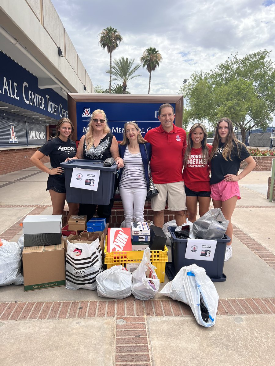 CATSAcademics's tweet photo. Weekend Recap: 1st Annual Juneteenth Shoe Drive 👟  @AZATHLETICS                                                  

Thank you to the Tucson Community for your support in this Inaugural event. With your help, 300+ shoes will be donated! 

#BearDown 🐻⬇️ https://t.co/FIerAFPrrP