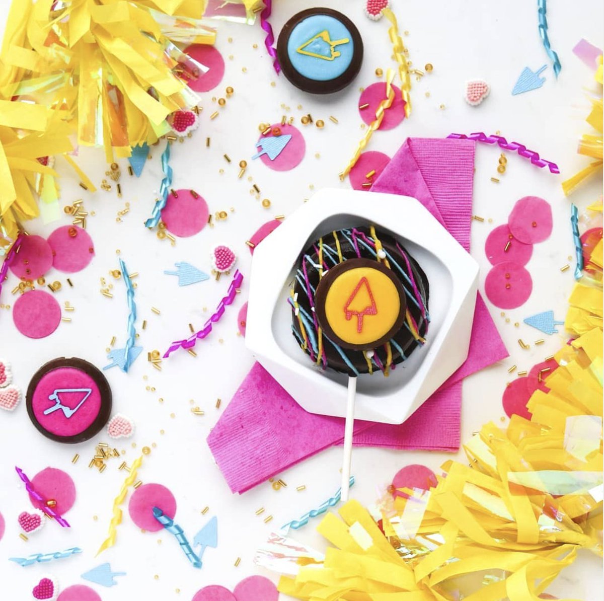 Dessert, anyone? 🍰🍩 The Dipped Dessert Club will be serving their fan-favorite frozen desserts all weekend long at #TCBF2022! 

If you don't have your tickets yet... this is your LAST CALL! Tickets are selling quickly, and capacity is limited! tcbf.ca