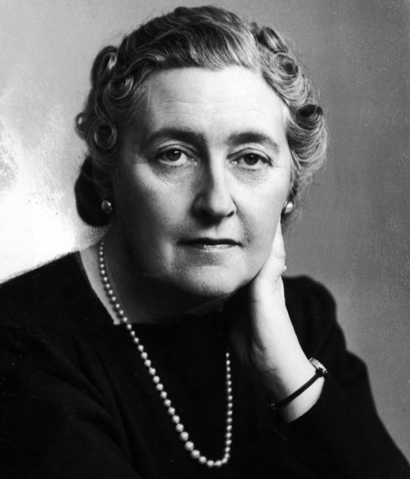 fuedicho's tweet photo. "Uno no reconoce los momentos realmente importantes en su vida hasta que es demasiado tarde".
Agatha Christie
#Fuedicho https://t.co/6pwzfTdNCS