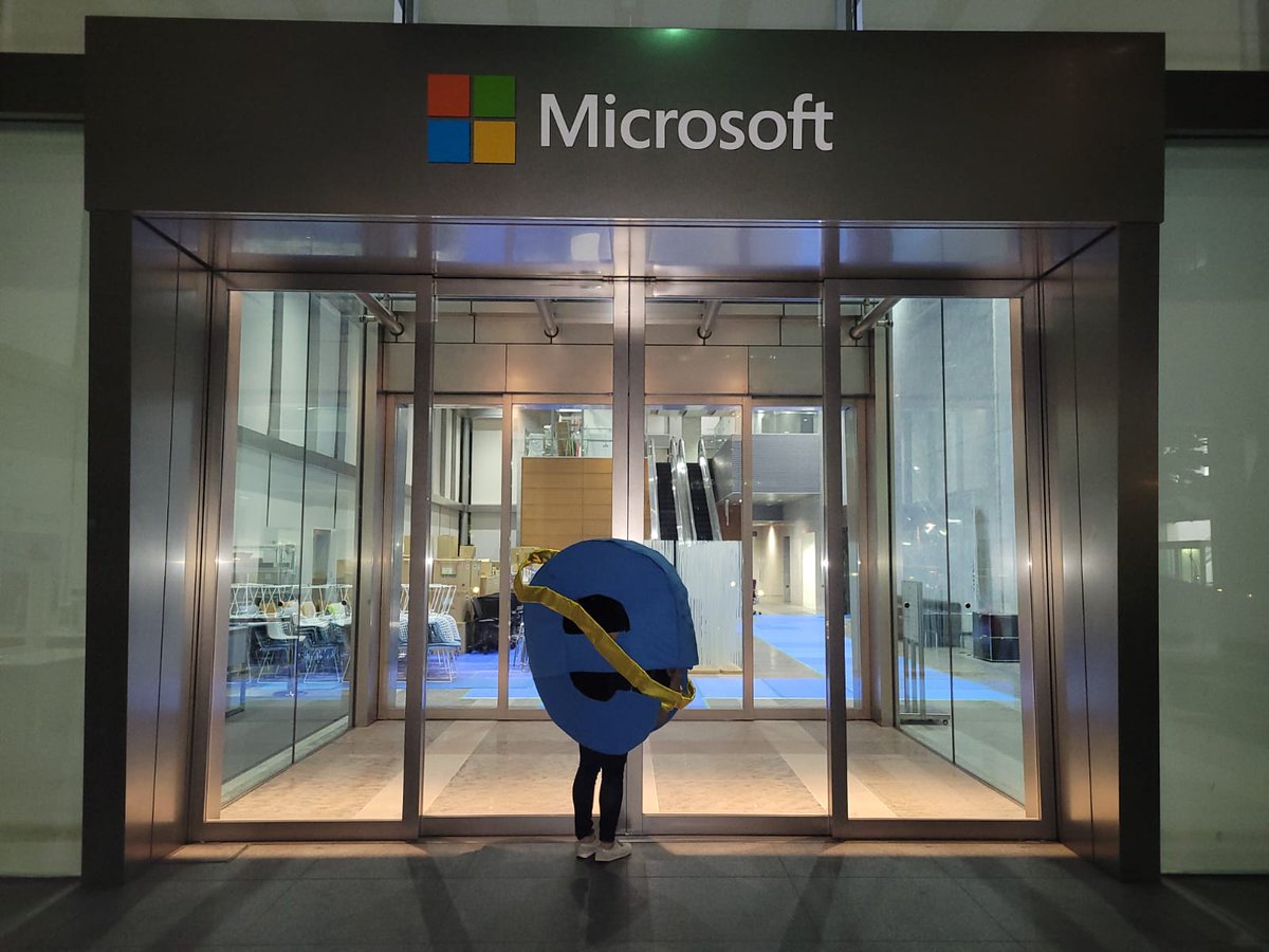 VeryFastBrowser's tweet photo. @MicrosoftEdge To stay supported till the end of the season! https://t.co/3bQgnv49h7