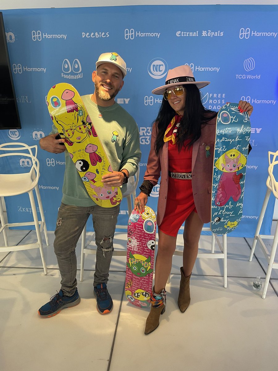 ZHOVAK's tweet photo. @zhovak X @niftycastle SK8 decks are here , collect 2 NFTs and unlock physical deck - that simple #nft #sk8 #nftnyc #deebies  ⬇️

https://t.co/kr1d1VtMAo https://t.co/CSsqJj9hBz