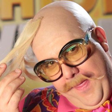 <a href="/FleckerdGirl/">GingerBels</a> Antes de ver #Lightyear / Después de ver #Lightyear