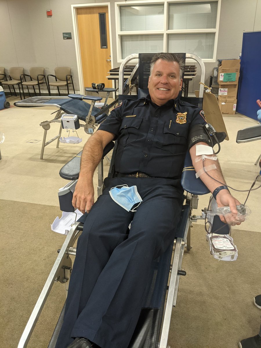 Happening now! Please join Clovis Fire Chief John Binaski in donating blood in the Battle of the Badges Blood Drive, at the Clovis Police &amp; Fire Headquarters, 1233 Fifth Street, from 10am – 4pm.
When arriving, just tell them you are donating on behalf of Clovis Fire Department!