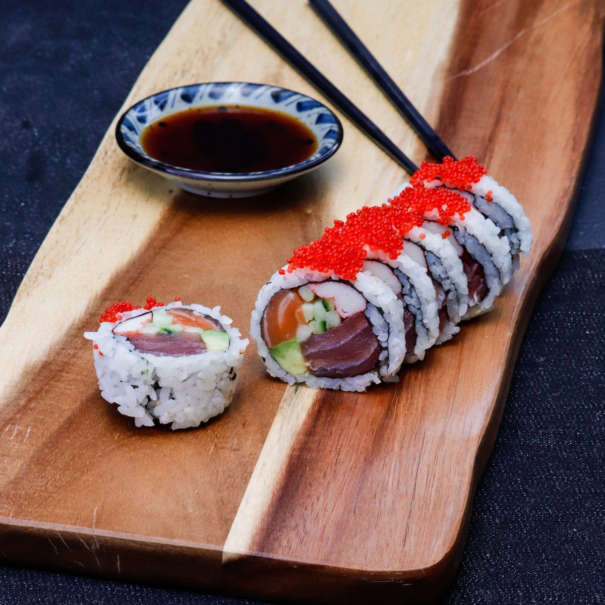 ShinkaSushiBar's tweet photo. You have to try the Osaka! It features roasted seaweed, rice, sesame seeds, red tuna, salmon, crabstick, avocado, cucumber, and tobiko!
#Sushi #Sushichef #Chef #JapaneseFood #Gourmet #Sushilovers #Foodart #Sushiart #Foodlovers #Ottawa #OttawaCanada #Sushiaddict #Foodphotgraphy https://t.co/JWlVdQF7T9
