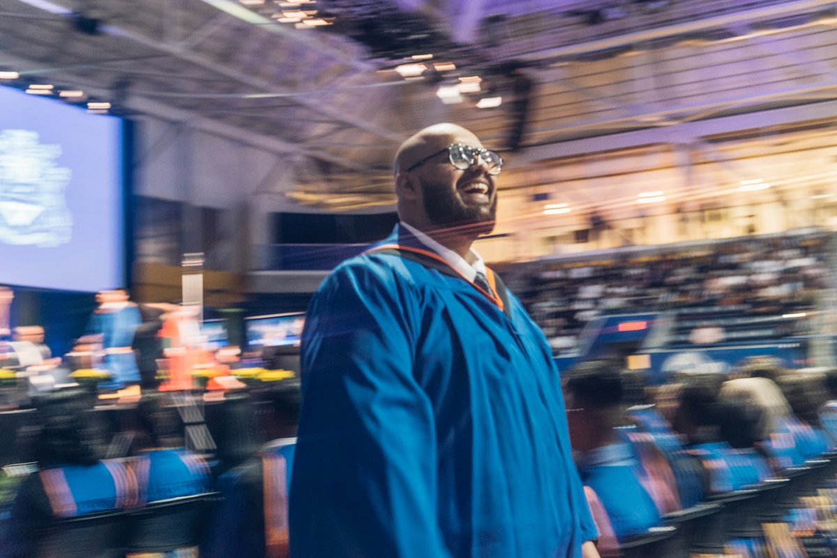 alumnitmu's tweet photo. If only we could bottle up all the happiness that convocation brings!
π· @kenyajade #BlueandGoldGrad https://t.co/jxg5HVK5pD