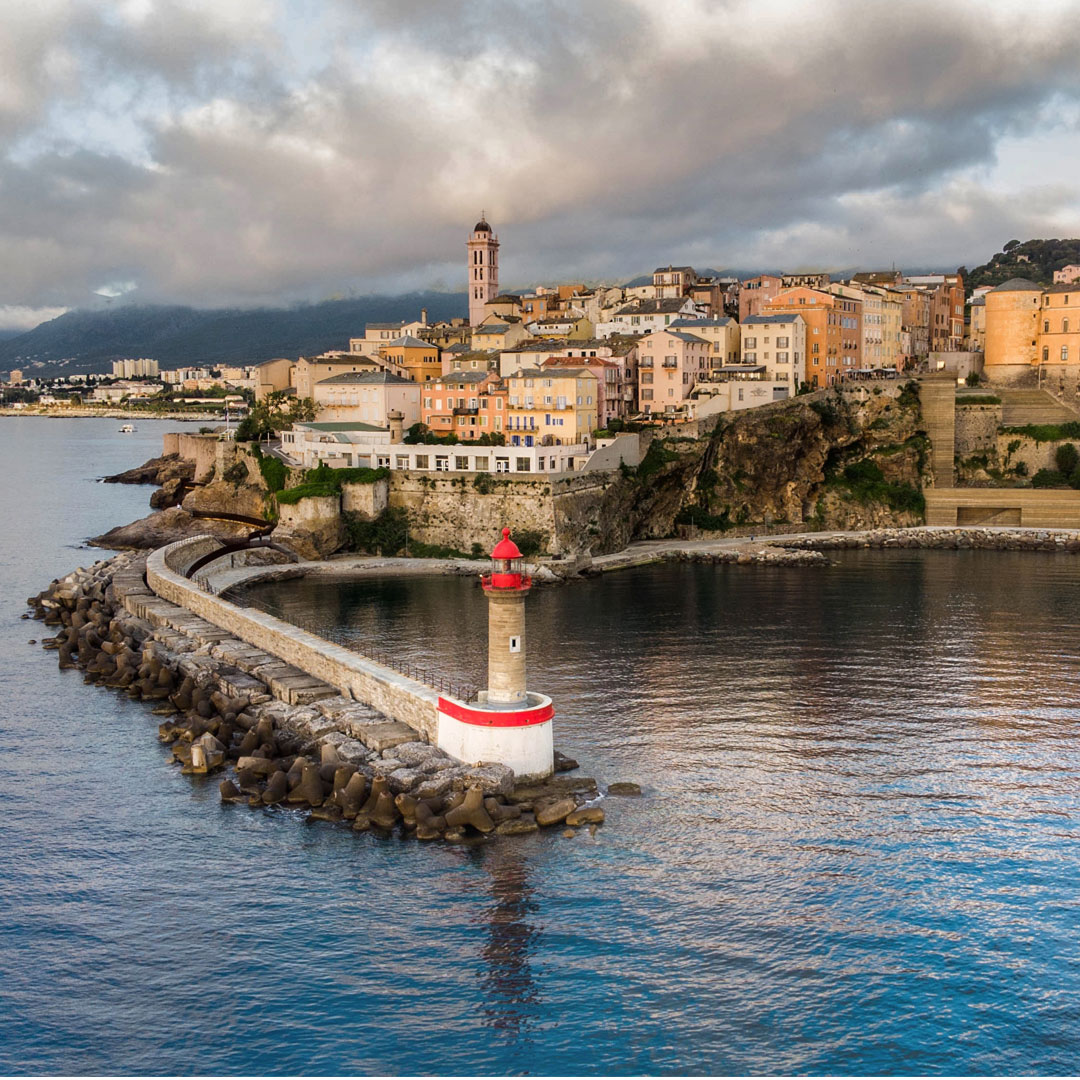 Otovo est désormais présent en Corse 🏝️🌞 Profitez de l'ensoleillement exceptionnel sur l'Ile de Beauté et autoconsommez votre électricité photovoltaïque. Rendez-vous sur notre site pour obtenir votre offre personnalisée ➡️ bit.ly/3b1TZ3X #solaire #greentech #scaleup