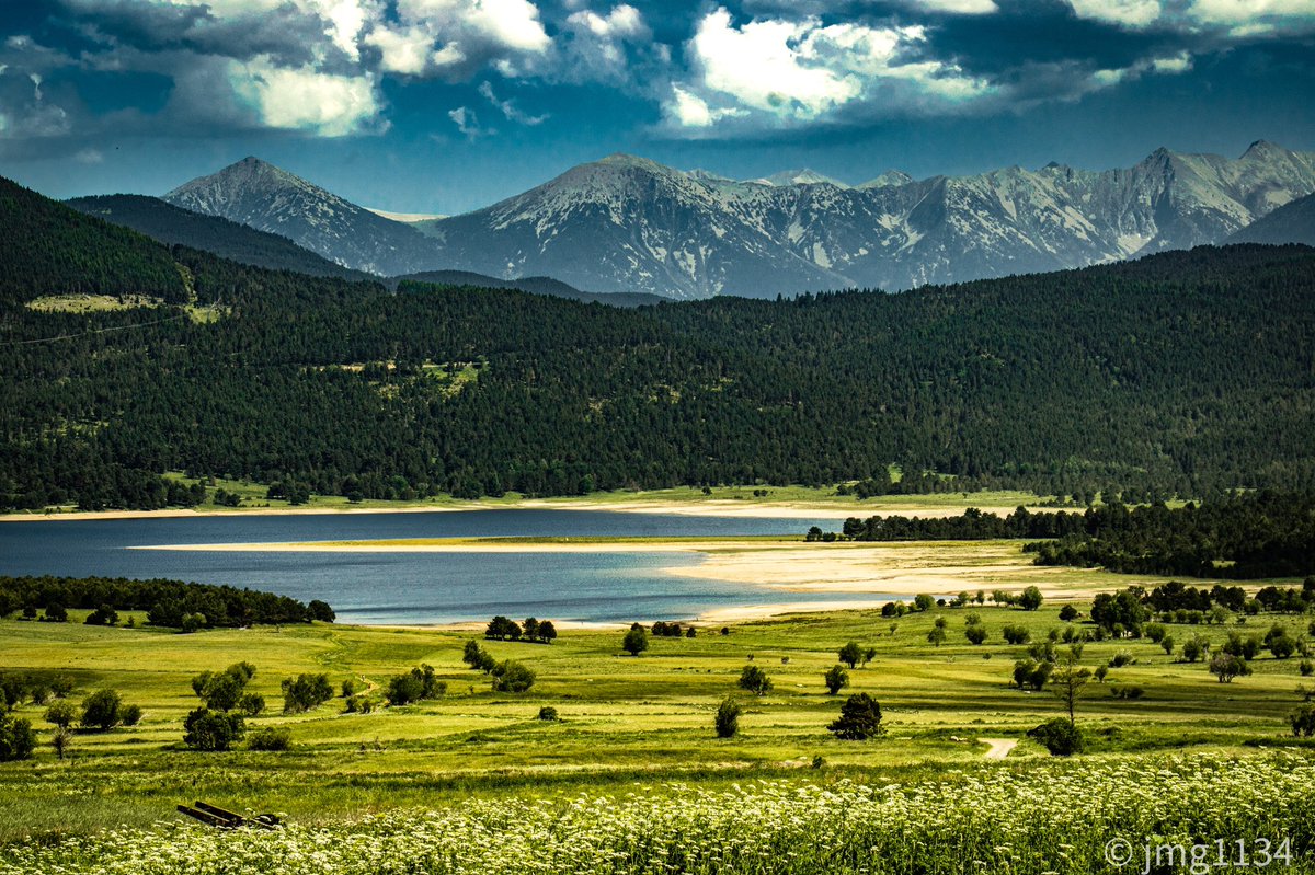 jmg1134's tweet photo. Le lac de Matemale avec les montagnes pyrénéennes en fond
#photo #naturephoto #photooftheday #lesangles #matemale #photography #pyreneesorientales #capcir #occitanietourisme #occitanie https://t.co/87qlSNxGvR