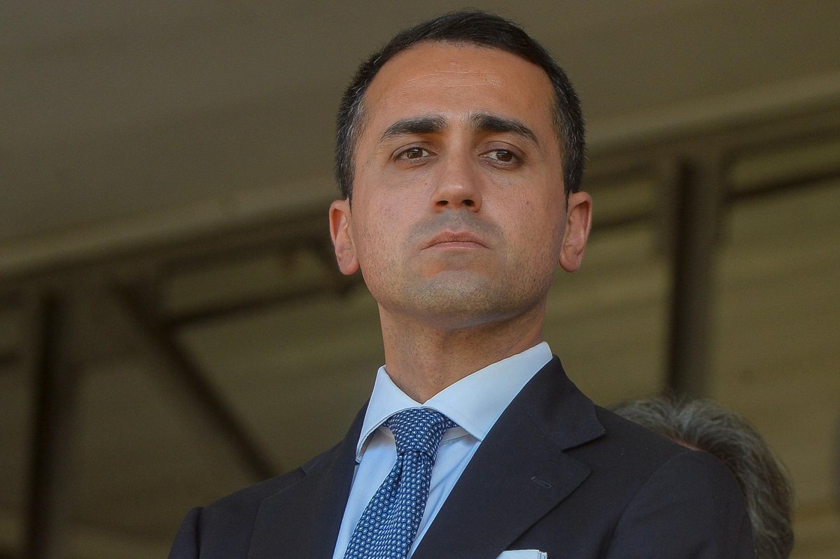 GlosweetyGlo's tweet photo. Ma chi caxxo lo vota #DiMaio?
Chiedo seriamente https://t.co/MePdmlYMyI