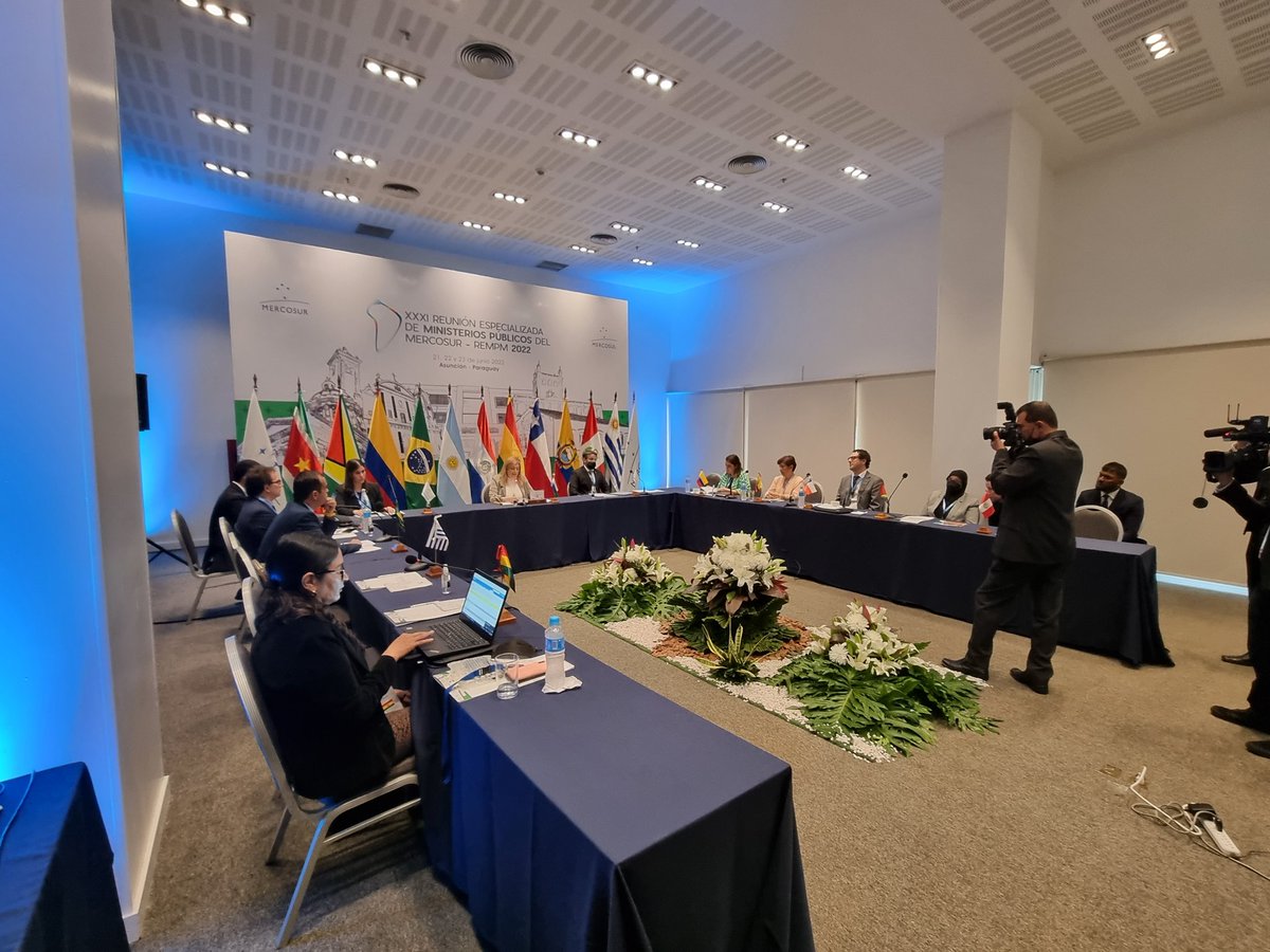 MinPublicoPy's tweet photo. Durante las Reuniones Preparatorias se destaca la participación de las delegaciones de Argentina, Brasil, Bolivia, Colombia, Chile, Ecuador, Guyana, Perú, y Uruguay #REMPM https://t.co/NFuLa8gq9w