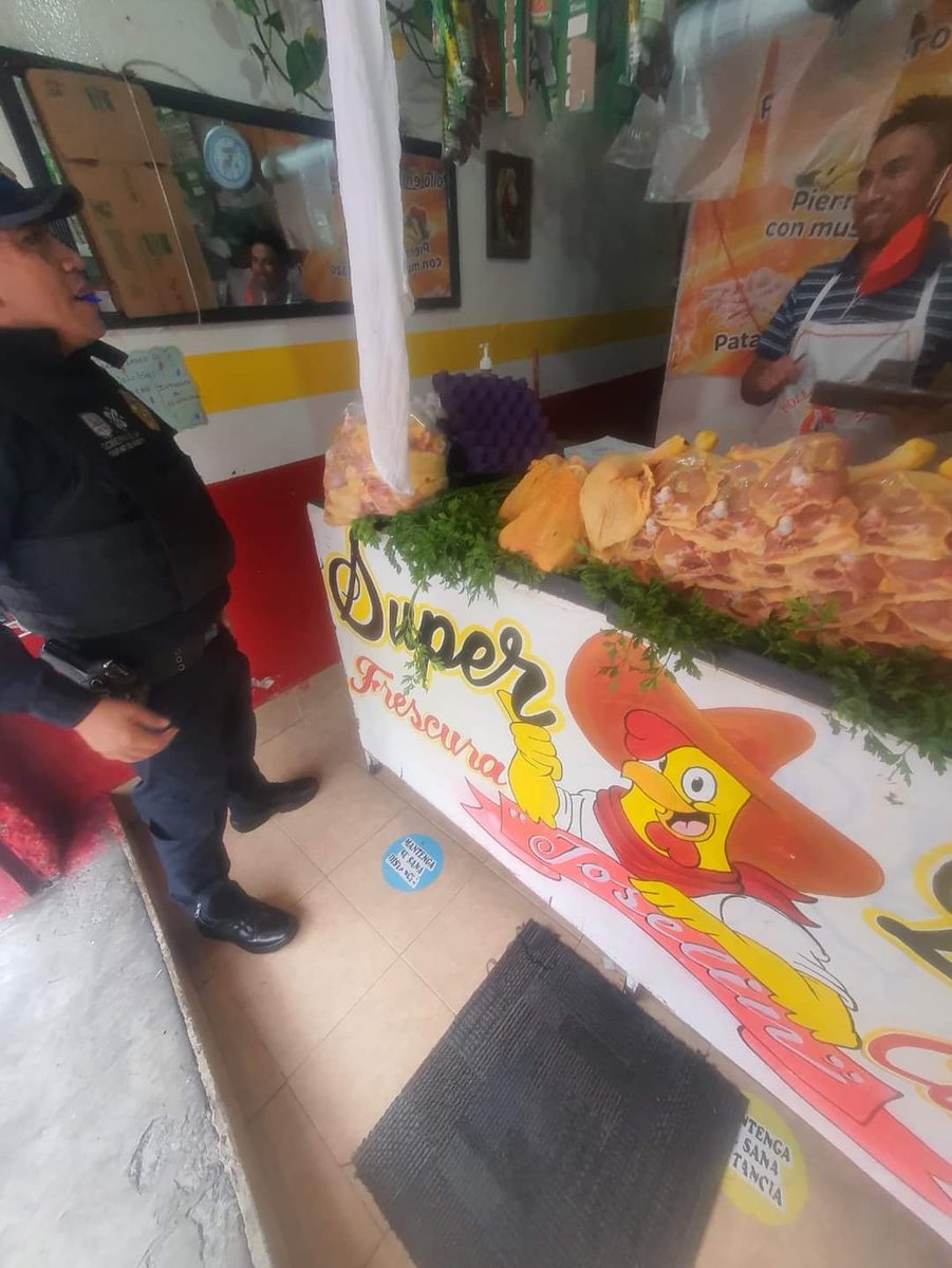 Se realiza recorrido por comercios de San Mateo Tlaltenango, atraves de la Poliia Auxiliar de la Alcaldía Cuajimalpa. 

Base Plata 📞
5521632991
5521630392

<a href="/AdrianRubalcava/">Adrián Rubalcava</a> 
@AlcCuajimalpa
#VUSMT
#Compartir