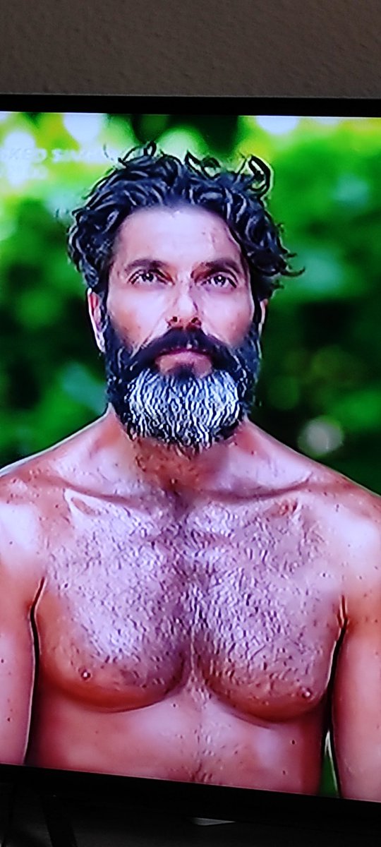 G_komis's tweet photo. Γελοίε ...#survivorGR https://t.co/7gKytOCAXV