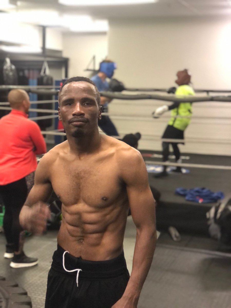 BholoGift's tweet photo. Estamos listo..💪😀
Gracias.. 👊
8 dias..
#TeamSheriff
#HardworkpaysOff
#CoachVusi
#Weelee
#SABoxingTalk
#ListenToyourLegs
#Boxeo https://t.co/0Xf1tPMiv5