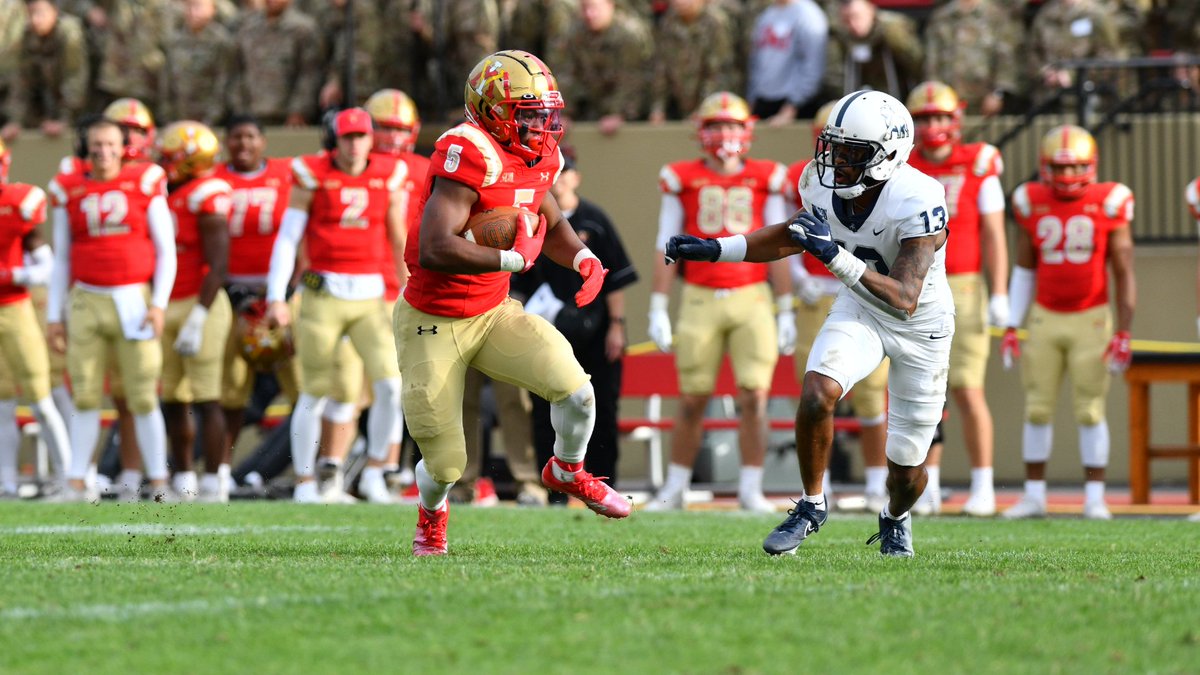 NCAAFNation247's tweet photo. ● RB Spotlight ●

Rashad Raymond - VMI

• Raymond impressed me last year as a Freshman. He rushed for 492 yards 3 Touchdowns and proved he can also contribute in the passing game with 10 receptions. https://t.co/2OiprIdLMj