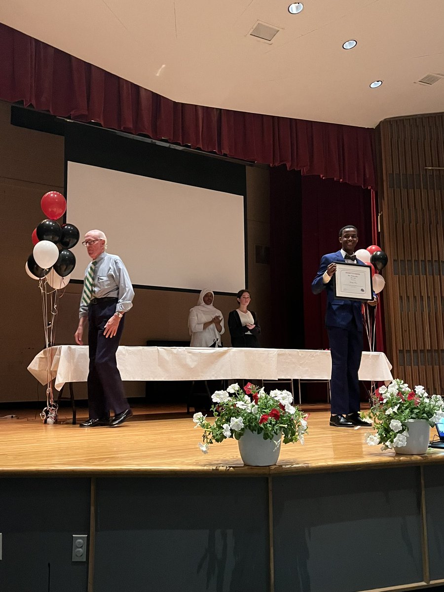 Fantastic #commencement 2022 for our <a href="/BennettoStrong/">Bennetto Elementary School</a> grade 8s. 1st in person event in a long time. Gotta love  #teachers and #staff and #families dedication and commitment to student experiences.<a href="/HWDSB/">HWDSB</a> <a href="/DesaDanielle/">Danielle Desa (She/Her)</a> <a href="/Kyle_4D/">Kyle Ford</a> <a href="/MrHewitt34/">Mr. Hewitt HPE</a>