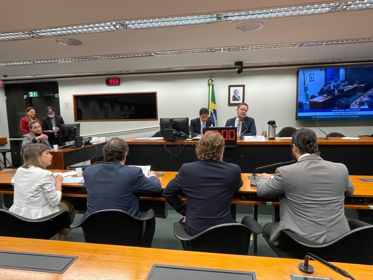 CMADSUSTENTAVEL's tweet photo. Na reunião deliberativa extraordinária de hoje (21) da CMADS, foram discutidas emendas ao Projeto de Lei nº 5/2022 - CN.

A Comissão de Meio Ambiente aprovou 10 emendas. Para ter acesso ao que foi votado hoje, acesse: https://t.co/QlHcV4dpyZ
📸 Assessoria - CMADS https://t.co/liHIktuz3H