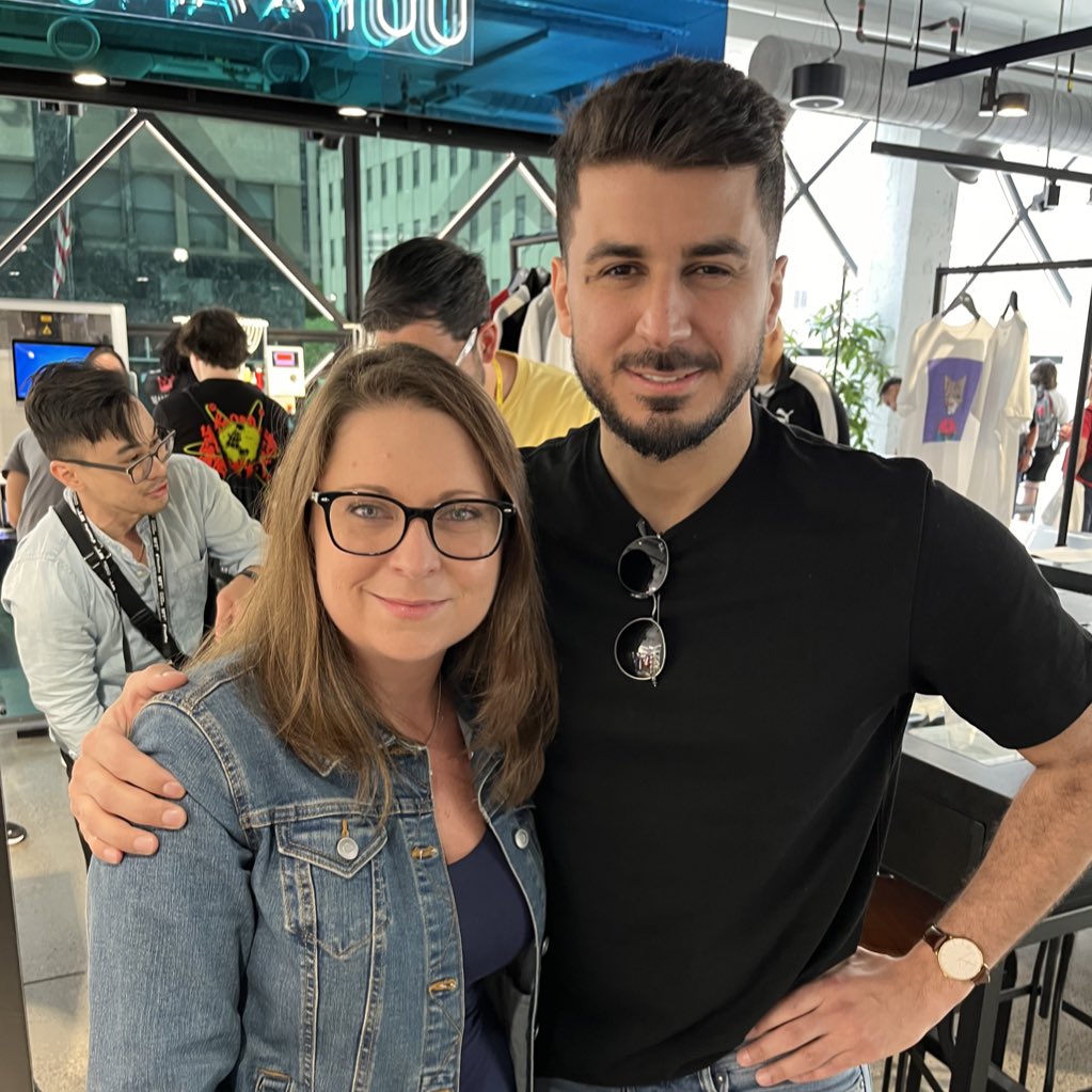 amy_stroud's tweet photo. Had the pleasure of finally meeting @AshurNFT at the @LazyLionsNFT x PUMA pop up https://t.co/eOZX7lXje3