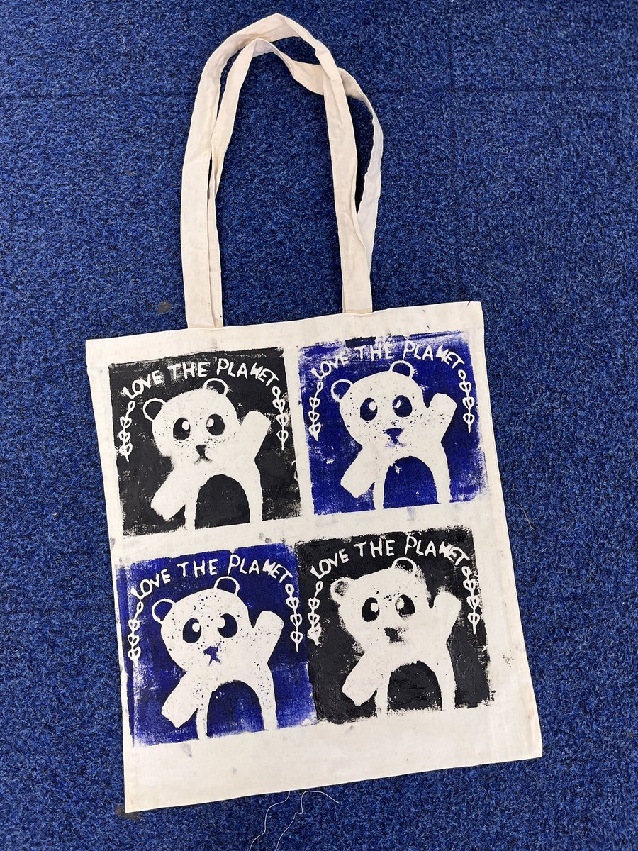 EmmaB251's tweet photo. Every child designed and printed a tote bag about an environmental issue as part of art week. Here are some of my favs. 🌍 🦧 🐢 🐝 #edutwitter #year6 https://t.co/vp30mqSE5f