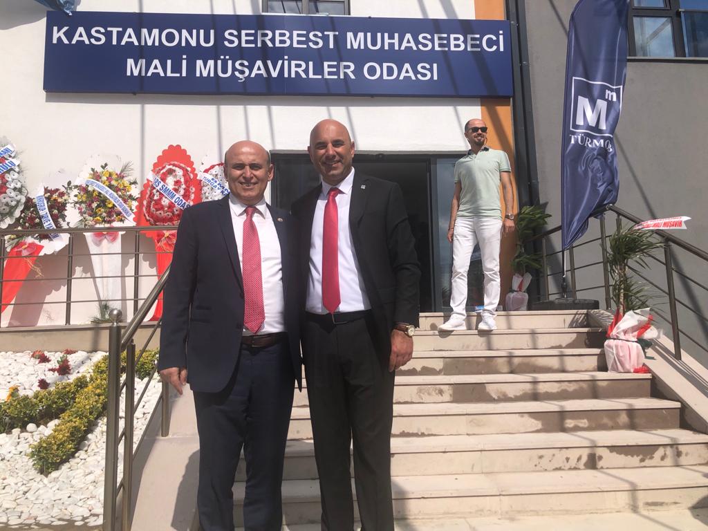 Grup başkanımız ve Türmob Y.K. adayımız Turgay Kanarya, Grubumuz kurucu üyesi ve İSMMMO Yönetim Kurulu üyemiz Taner Yüceur, grubumuz kurucusu üyesi ve grup saymanımız Yıldıray Kurban Kastamonu SMMO'nın açılışına iştirak ettiler. 

#kastamonu #kastamonusmmmo #bmmgrubu #fyp