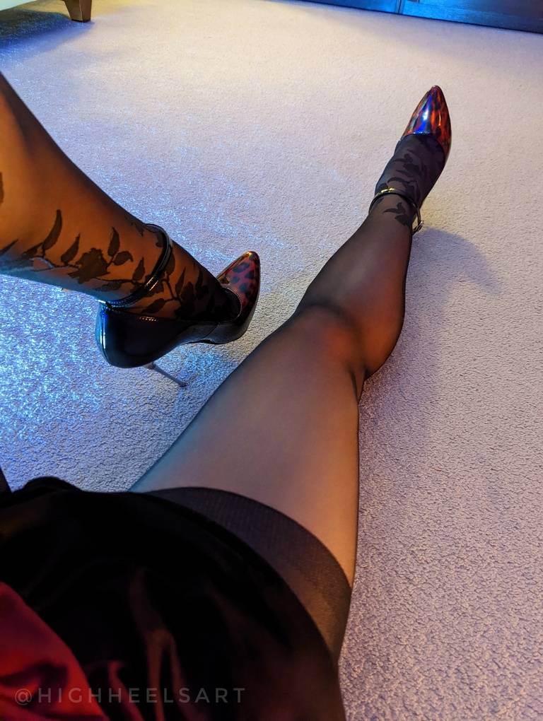 HighHeelsArt's tweet photo. Dark Flower
#darkflower #highheels #highheelpumps #patternedstockings #metalheelpumps #stockingsandheels #stilettos #stilettoheels #stilettopumps #tacchi #talons #tacones https://t.co/V5iGR0tTii