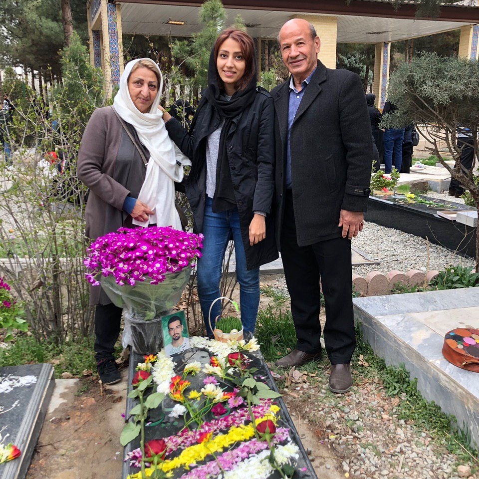 karimbeigimo's tweet photo. انفرادی مصداق شکنجه است.شکنجه گر مجرم است نه دادخواه هشت روز است که مریم در سلول انفرادی و اعتصاب غذاست
#ما_دادخواهیم
#مریم_کریم بیگی https://t.co/wXcIXsfmsK