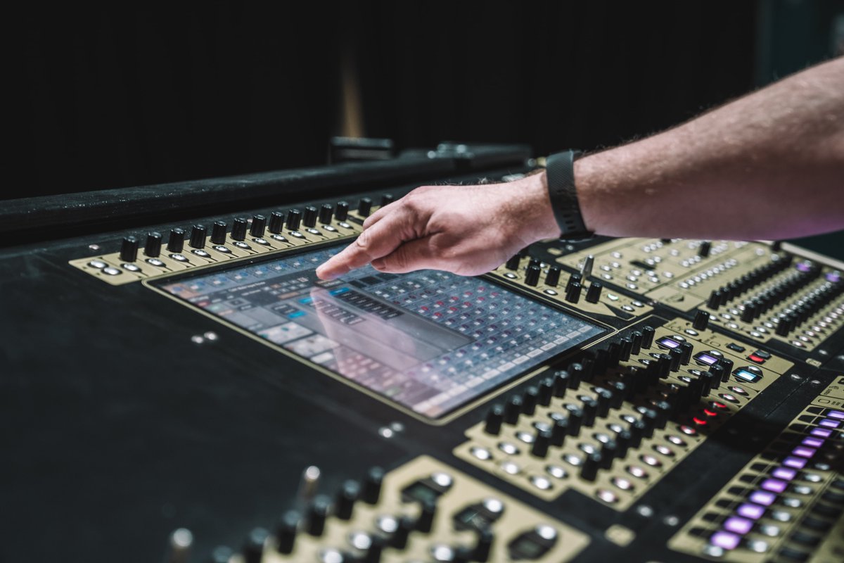 Acad_Live_Tech's tweet photo. As part of their Digital #Audio Networks practical sessions, BA (Hons) #LiveEvents #Production students get to grips with a range of creative #MixingDesks &amp; #NetworkingSystems. 🔊

Including the awesome @DiGiCo_official SD8, kindly provided by our partners at @STSTouringProd. 🤟 https://t.co/oqjEvEfgN0
