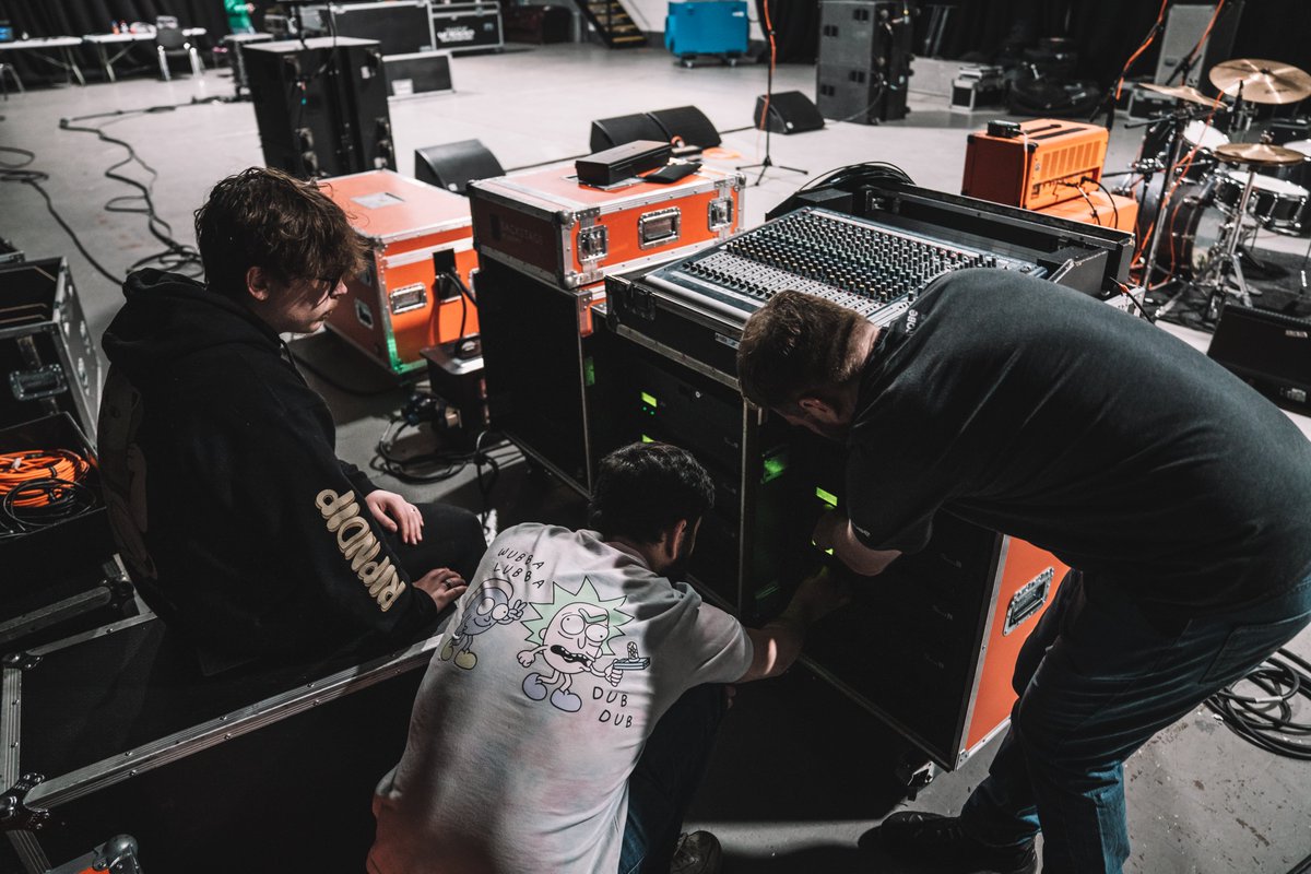 Acad_Live_Tech's tweet photo. As part of their Digital #Audio Networks practical sessions, BA (Hons) #LiveEvents #Production students get to grips with a range of creative #MixingDesks &amp; #NetworkingSystems. 🔊

Including the awesome @DiGiCo_official SD8, kindly provided by our partners at @STSTouringProd. 🤟 https://t.co/oqjEvEfgN0