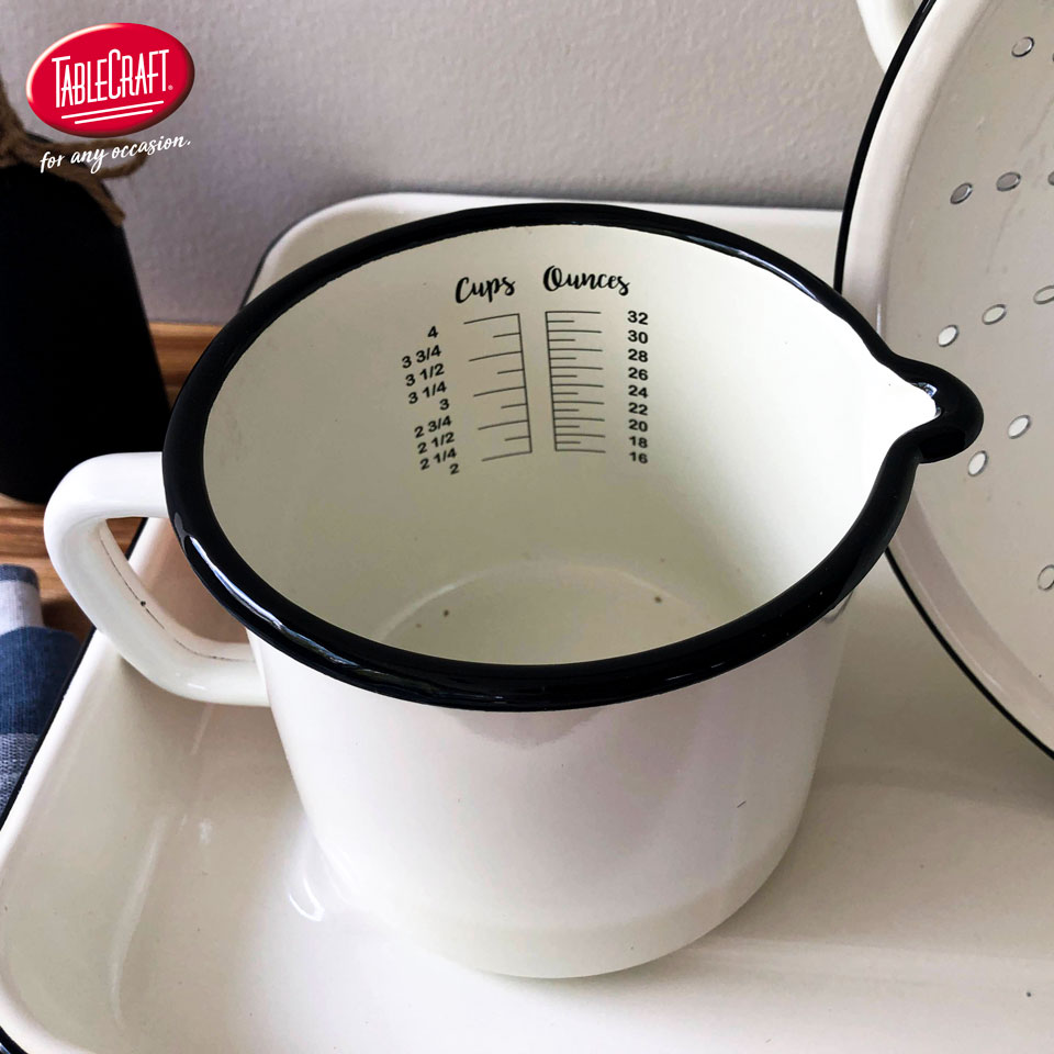 TableCraftHome's tweet image. Made to look good in any kitchen, choose this classic Enamelware Collection 4 Cup Measuring Cup (H80006) to measure out sauces, stocks and more.

See on our website: ow.ly/vZJi50JBEYJ

#4cupMeasuringCup #EnamelwareCollection #WhiteEnamel #FarmhouseKitchen