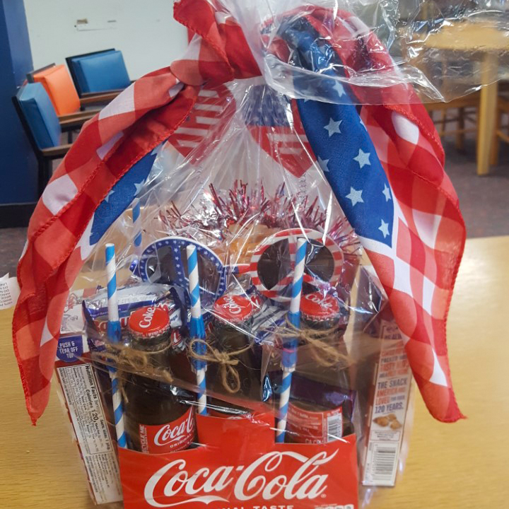MyJHLS's tweet image. Stop by the #RaymondLibrary to enter your name in the drawing for the 4th of July Gift Basket. Sponsored by the Friends of the Raymond Library.

#MyJHLS  #JulyFourth #SummerReading2022