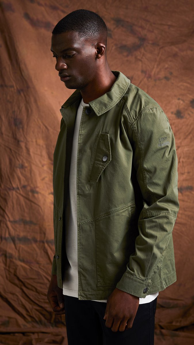 lefthand_sports's tweet photo. Left Hand Sesia Overshirt jacket in inspired by the archive made with garment dyed premium cotton twill, left hand branded stud poppers with full working cuff #archive #lefthand #lefthandjacket #garmentdyed #lefthandsportswear #lefthandstudio by #christopherraeburn #osti https://t.co/HvfywaSjHZ
