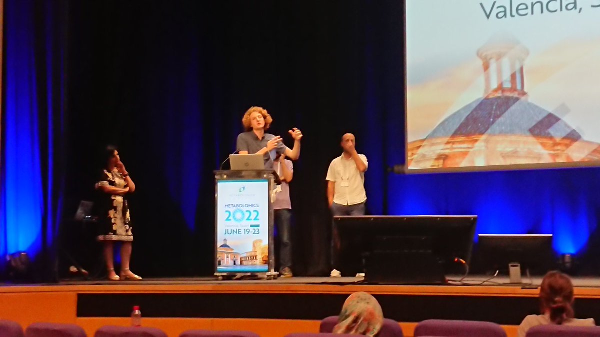 vdHooft_CompMet's tweet photo. Our #NiekdeJonge amongst the #expert panel discussing #metabolite #annotation #strategies! 😎 #computational #metabolomics #MetID session 1 #MetSoc2022 @MetabolomicsSoc #Valencia 😎 🌞 https://t.co/n48XDnwqWq