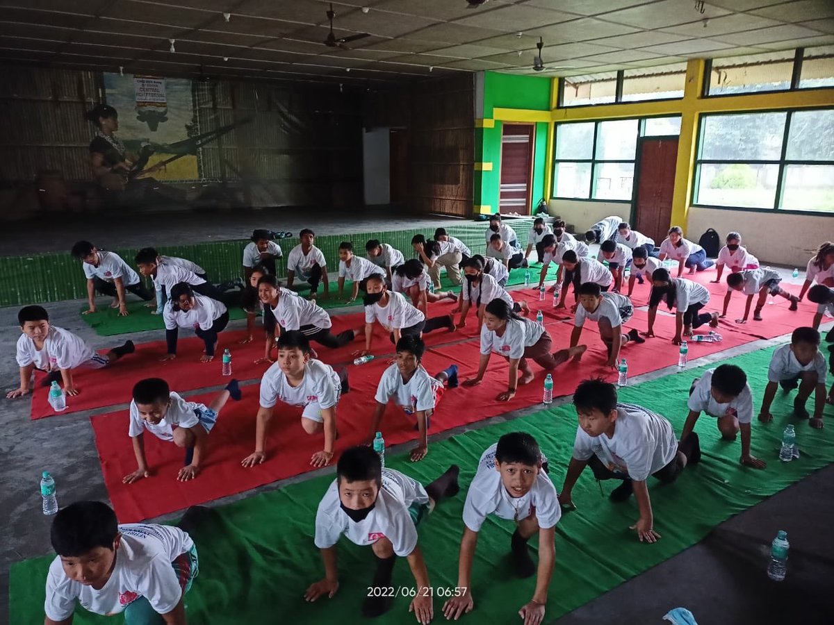 DC_Roing's tweet photo. 8th International Day of Yoga observed across LDV. Thousands participate in ‘Yoga for Humanity’. @ArunachalCMO @libang_alo @Mutchu4 @GumTayeng  @ArunachalDIPR @MyGovArunachal https://t.co/tADseG4DCi