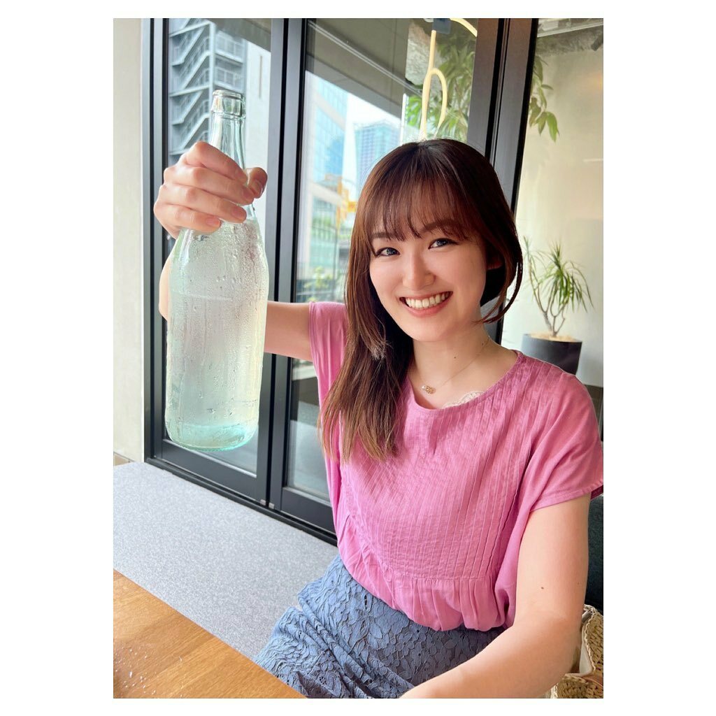 大後寿々花 瓶いっぱいのお水が嬉しい私 恵みの水です 暑い暑い言いながら飲むお水が美味しいんですわ やっぱり冬より夏が好き Photooftheday まだ夏じゃないね T Co Ljjhmlzqyg Twitter