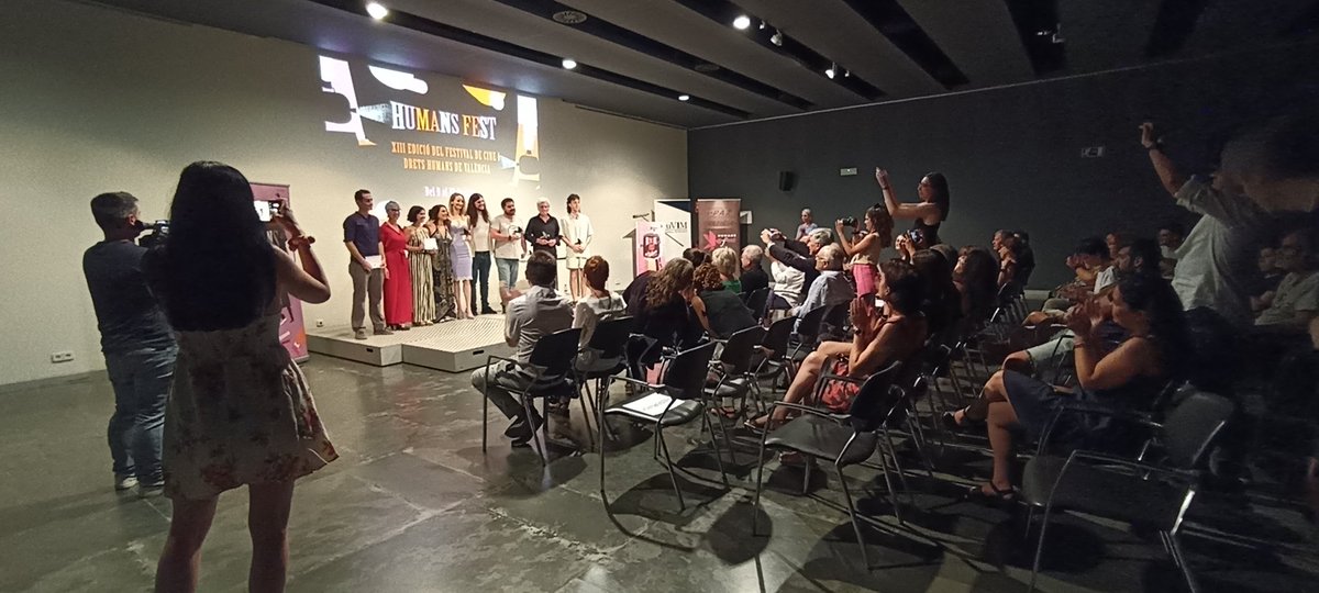 CodeRubens's tweet photo. Vuelvo encantado de la experiencia en el @HumansFest de Valencia, un festival necesario, que me ha abierto sus puertas como programador. Gracias al #equipazo que dirige @majosiscar y en especial a mi #vbff @_crisvivo_ por regalarme esta oportunidad y acogerme con tanto cariño 😍 https://t.co/ip2PFly1GX