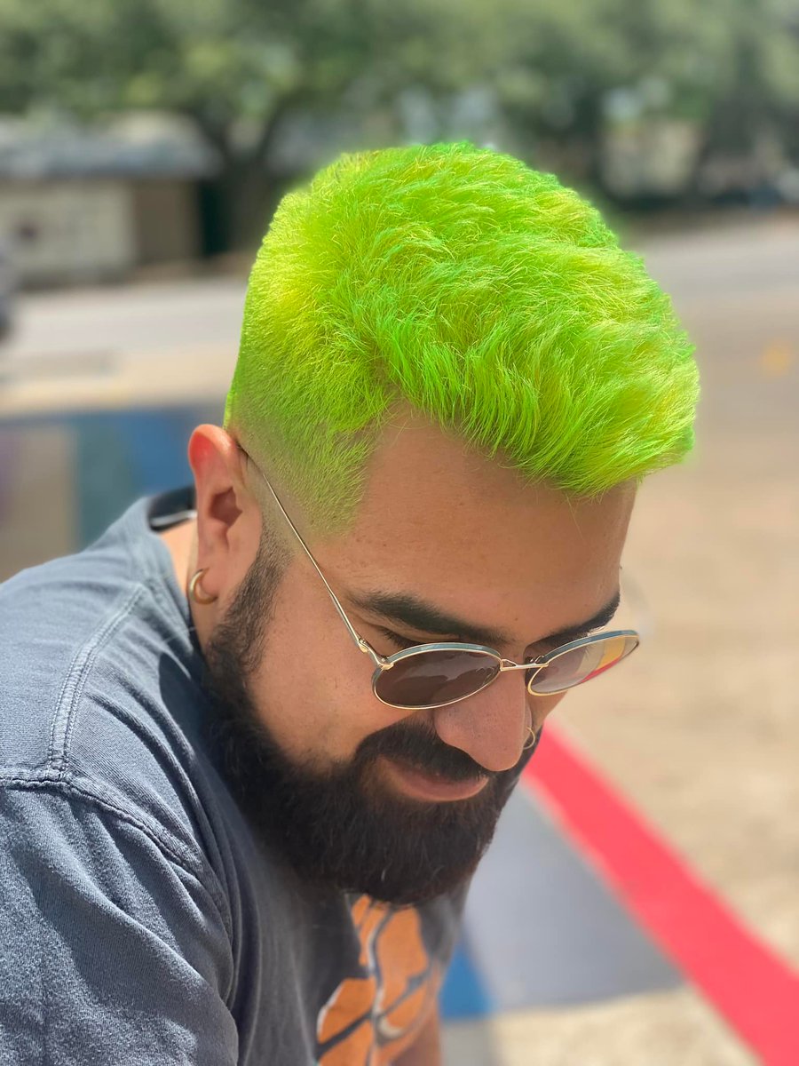 birdsbarbershop's tweet photo. 🎾🎾🎾🏓🏓🏓

Excellent pop of color by stylist Karen at our S. Lamar location! https://t.co/2aRhPbQHZv
