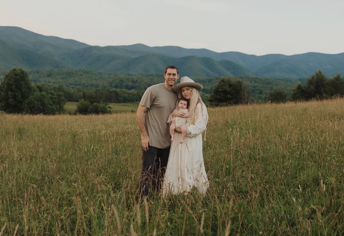 allybobali's tweet photo. There are no words to describe how God has continuously provided and answered innumerable prayers in our lives over the past 8 years of our marriage - but standing here beside you in this moment testifies of every work in His great faithfulness. Happy anniversary, my Reiss Ethan. https://t.co/E4i08VPpCQ