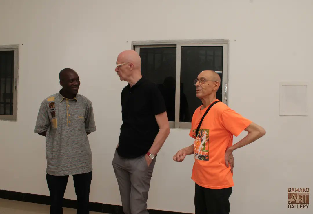 ArtBamako's tweet photo. Petit retour en images sur le Vernissage de l'exposition "Entre Deux" qui présente les œuvres de Diakaridia Traoré et Mariam Niaré à Bamako Art Gallery.

#bamakoartgallery #peinture #photographie #galeriedart  #artcontemporainafricain #artcollectors #DiakaridiaTraore #MariamNiare https://t.co/KAJahYJZLu