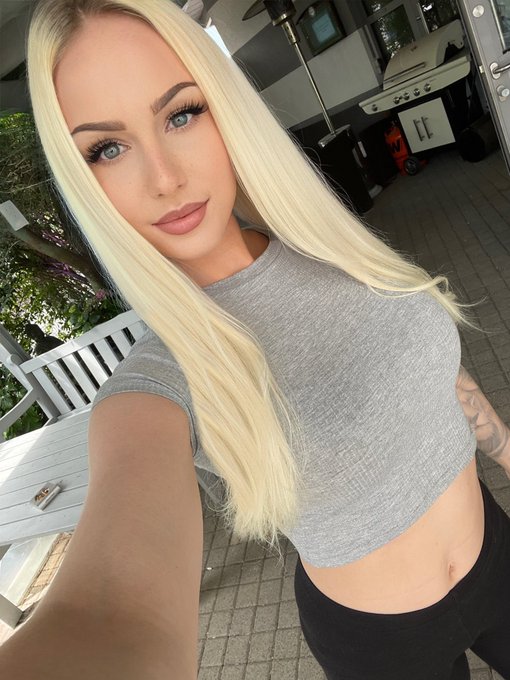 Just Lucy 👙 - Habt nen entspannten Tag! ☀️ https://t.co/mJvVTVVZyo