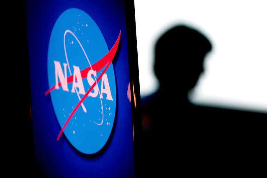 .<a href="/NASA/">NASA</a> is following in the Pentagon's footsteps and officially going on the hunt for UFOs. NASA believes its tools, teams &amp; resources are equipped to apply scientific rigor to unidentified objects flying through space. Excited to see what lurks out there!
washingtonpost.com/technology/202…