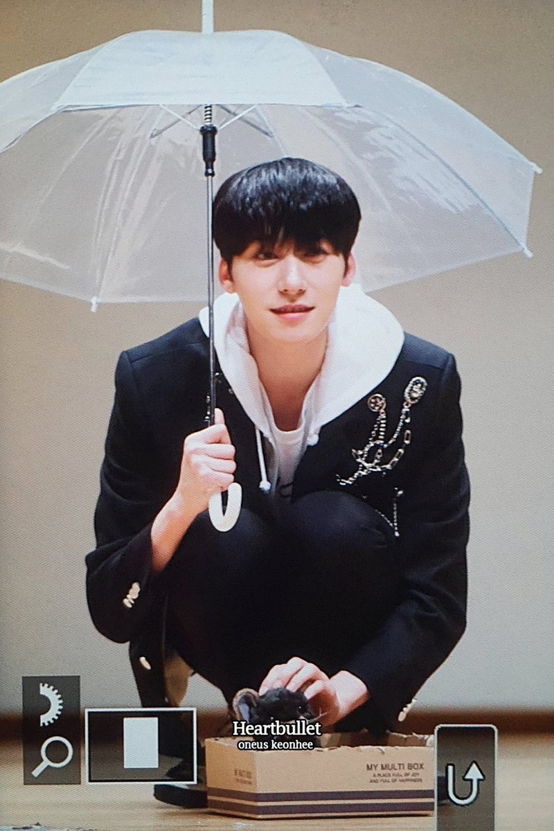 220621 팬싸 프리뷰 거니선배..귀지마
#원어스 #ONEUS #건희 #KEONHEE