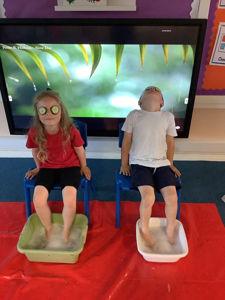 easterside_a's tweet photo. The HNB children have enjoyed a 'Spa' afternoon. Each child had an individual foot spa, cucumber eye patches and hand massage to experience feeling calm and relaxed. #EastersideThrive #EastersideWellbeing #EastersidePSHE https://t.co/z04re0vazl
